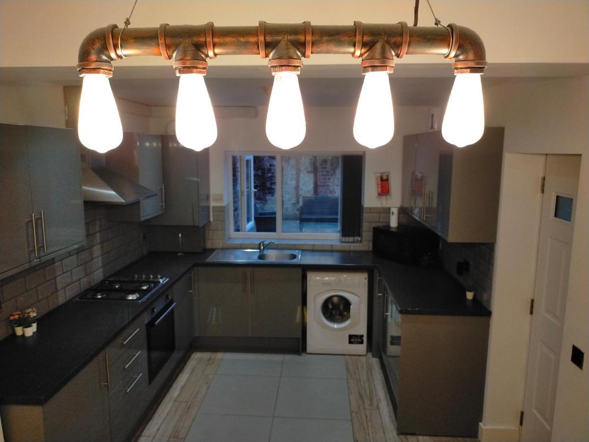 4 Bed Entire House - Heart Of The City - Near Sufc Sheffield Esterno foto